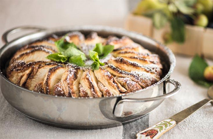 Творожная шарлотка с яблоками